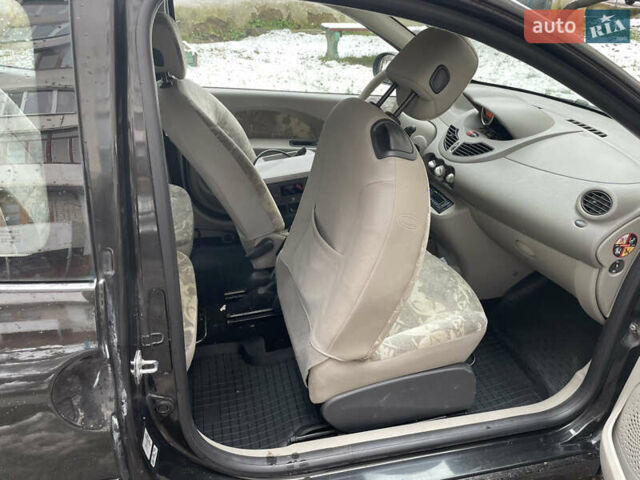 Сірий Рено Твінго, об'ємом двигуна 1.5 л та пробігом 290 тис. км за 3800 $, фото 16 на Automoto.ua