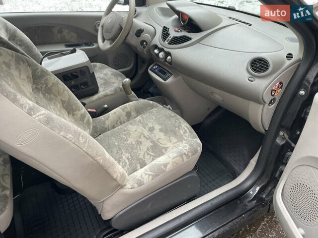 Сірий Рено Твінго, об'ємом двигуна 1.5 л та пробігом 290 тис. км за 3800 $, фото 14 на Automoto.ua