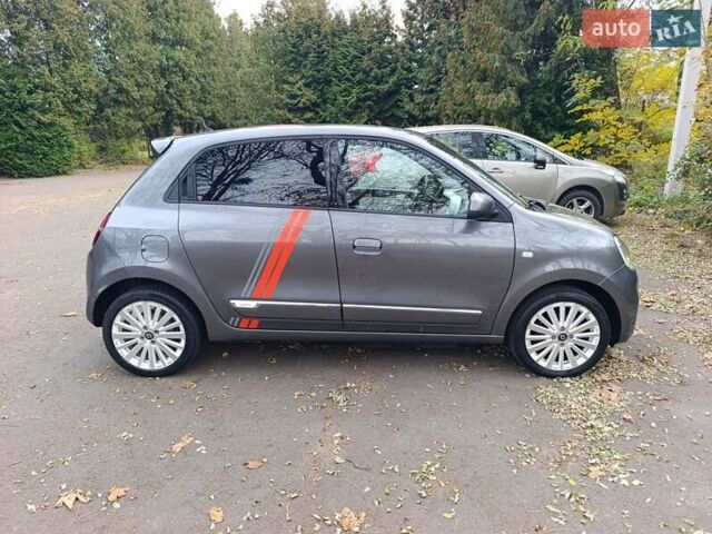 Серый Рено Твинго, объемом двигателя 0 л и пробегом 61 тыс. км за 7950 $, фото 10 на Automoto.ua