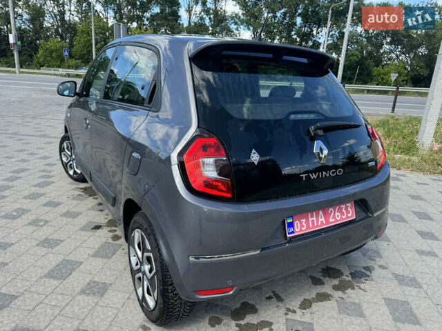 Серый Рено Твинго, объемом двигателя 0 л и пробегом 23 тыс. км за 8199 $, фото 4 на Automoto.ua