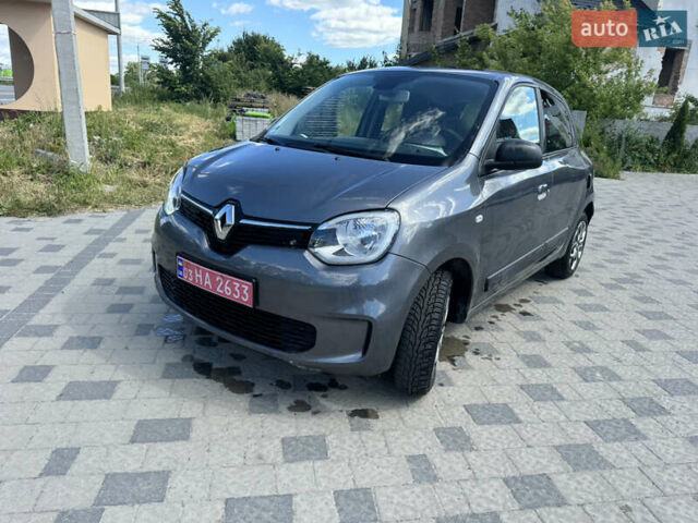 Серый Рено Твинго, объемом двигателя 0 л и пробегом 23 тыс. км за 8199 $, фото 9 на Automoto.ua
