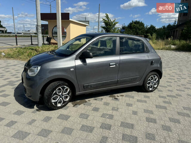 Серый Рено Твинго, объемом двигателя 0 л и пробегом 23 тыс. км за 8199 $, фото 1 на Automoto.ua