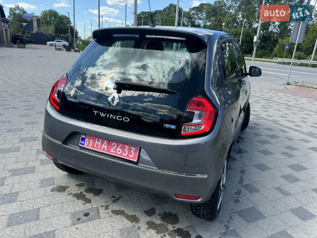 Серый Рено Твинго, объемом двигателя 0 л и пробегом 23 тыс. км за 8199 $, фото 6 на Automoto.ua