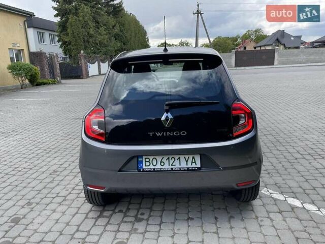 Серый Рено Твинго, объемом двигателя 0 л и пробегом 15 тыс. км за 9999 $, фото 8 на Automoto.ua