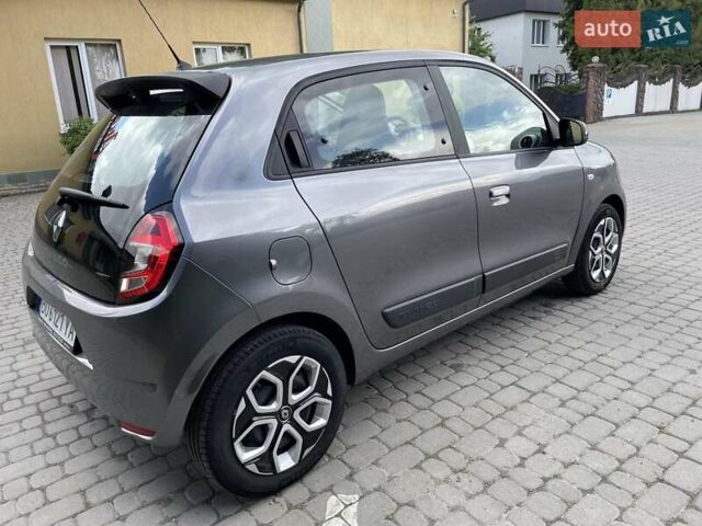 Серый Рено Твинго, объемом двигателя 0 л и пробегом 15 тыс. км за 9999 $, фото 9 на Automoto.ua