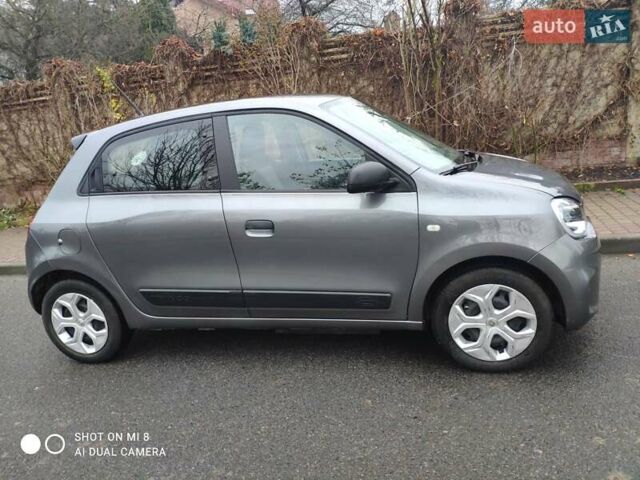 Сірий Рено Твінго, об'ємом двигуна 0 л та пробігом 17 тис. км за 8300 $, фото 5 на Automoto.ua