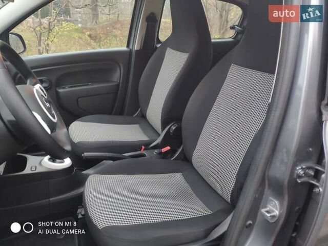 Сірий Рено Твінго, об'ємом двигуна 0 л та пробігом 17 тис. км за 8300 $, фото 32 на Automoto.ua