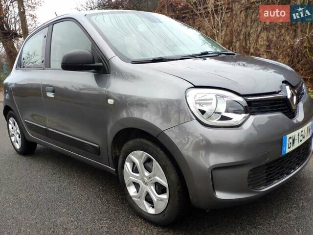 Сірий Рено Твінго, об'ємом двигуна 0 л та пробігом 17 тис. км за 8300 $, фото 2 на Automoto.ua