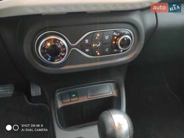Сірий Рено Твінго, об'ємом двигуна 0 л та пробігом 17 тис. км за 8300 $, фото 39 на Automoto.ua