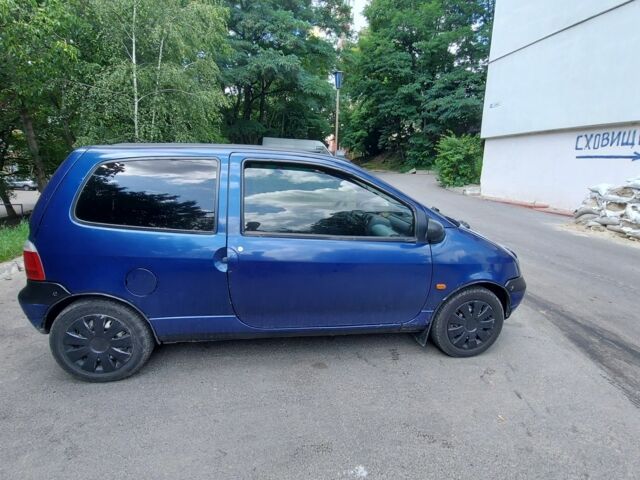 Рено Твинго 1997 в Хмельницком на Automoto.ua Синий Рено Твинго, объемом двигателя 1.1 л и пробегом 250 тыс. км за 1300 $, фото 1 на Automoto.ua