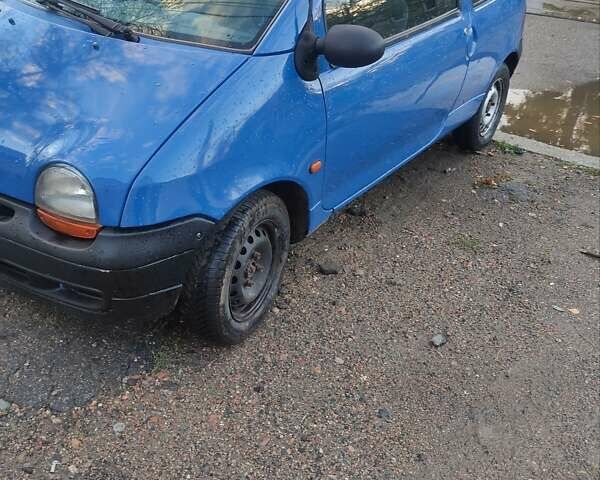 Синий Рено Твинго, объемом двигателя 1.14 л и пробегом 230 тыс. км за 2100 $, фото 3 на Automoto.ua