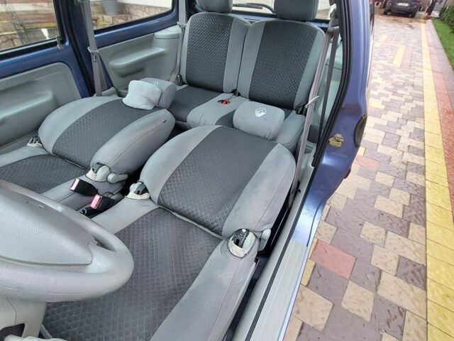 Синий Рено Твинго, объемом двигателя 1.1 л и пробегом 152 тыс. км за 3000 $, фото 5 на Automoto.ua