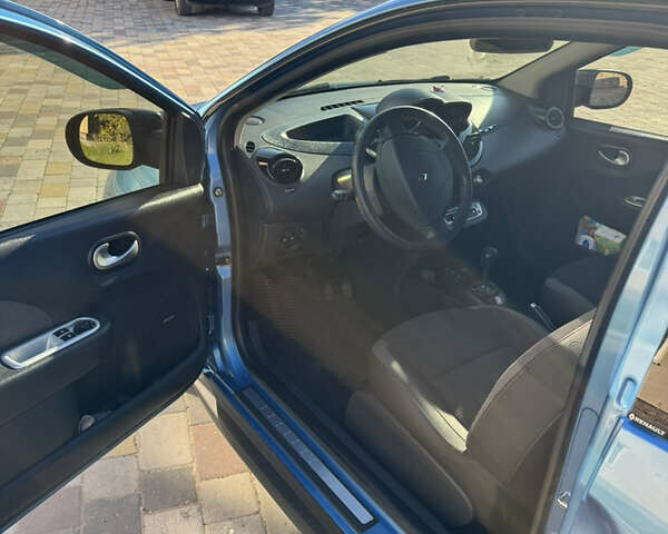 Синий Рено Твинго, объемом двигателя 1.2 л и пробегом 190 тыс. км за 4500 $, фото 4 на Automoto.ua