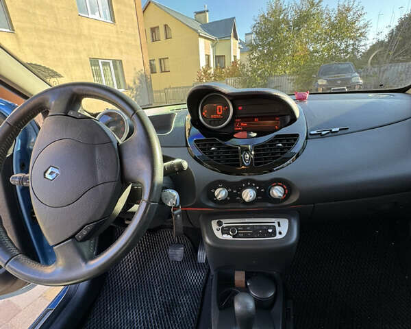 Синий Рено Твинго, объемом двигателя 1.2 л и пробегом 190 тыс. км за 4500 $, фото 6 на Automoto.ua