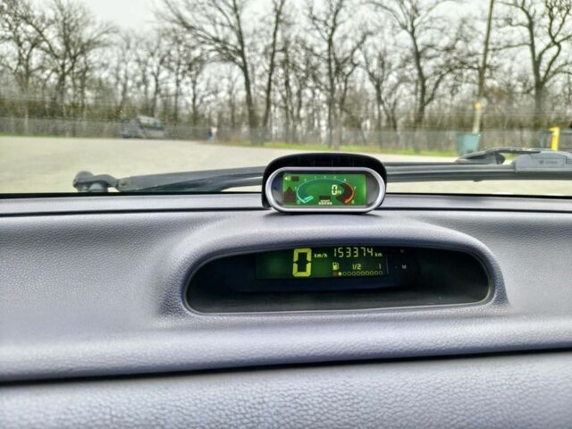 Зеленый Рено Твинго, объемом двигателя 1.2 л и пробегом 153 тыс. км за 2500 $, фото 9 на Automoto.ua