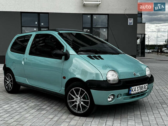 Зеленый Рено Твинго, объемом двигателя 1.2 л и пробегом 137 тыс. км за 3500 $, фото 1 на Automoto.ua