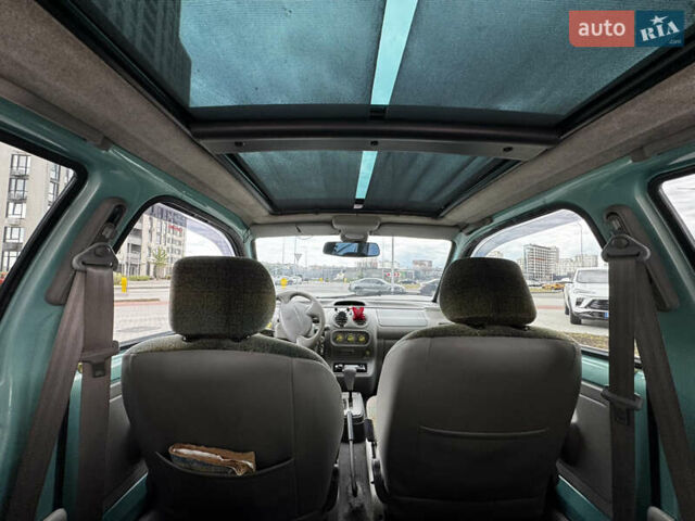 Зеленый Рено Твинго, объемом двигателя 1.2 л и пробегом 137 тыс. км за 3500 $, фото 45 на Automoto.ua