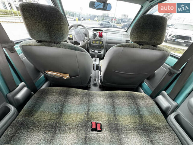 Зеленый Рено Твинго, объемом двигателя 1.2 л и пробегом 137 тыс. км за 3500 $, фото 36 на Automoto.ua