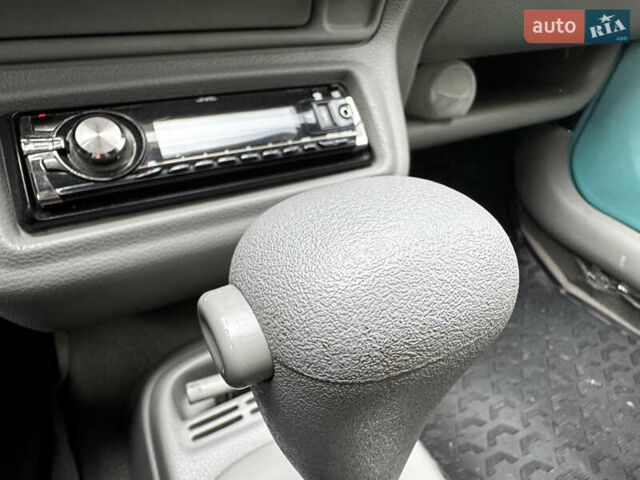 Зеленый Рено Твинго, объемом двигателя 1.2 л и пробегом 137 тыс. км за 3500 $, фото 61 на Automoto.ua