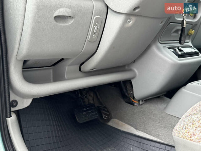 Зеленый Рено Твинго, объемом двигателя 1.2 л и пробегом 137 тыс. км за 3500 $, фото 59 на Automoto.ua