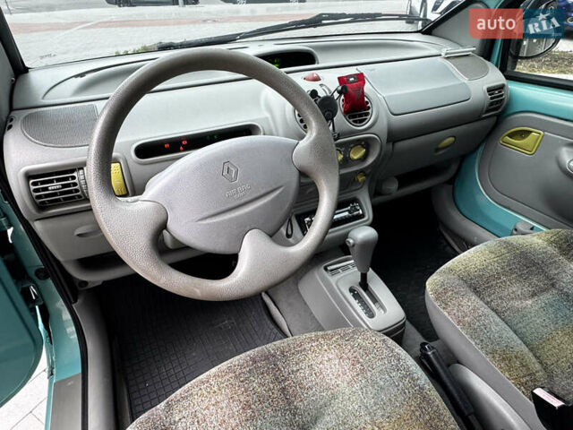 Зеленый Рено Твинго, объемом двигателя 1.2 л и пробегом 137 тыс. км за 3500 $, фото 57 на Automoto.ua