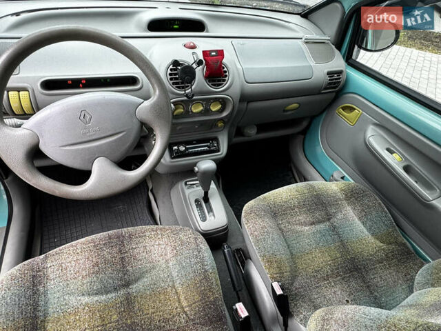 Зеленый Рено Твинго, объемом двигателя 1.2 л и пробегом 137 тыс. км за 3500 $, фото 62 на Automoto.ua