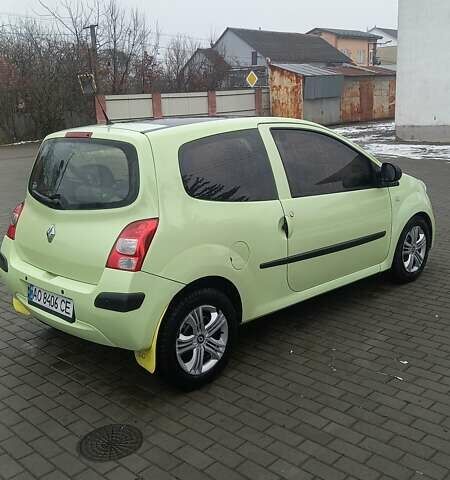 Рено Твінго 2008 у Хусте на Automoto.ua Зелений Рено Твінго, об'ємом двигуна 1.15 л та пробігом 143 тис. км за 3800 $, фото 7 на Automoto.ua