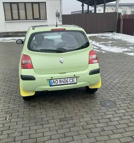 Рено Твінго 2008 у Хусте на Automoto.ua Зелений Рено Твінго, об'ємом двигуна 1.15 л та пробігом 143 тис. км за 3800 $, фото 9 на Automoto.ua