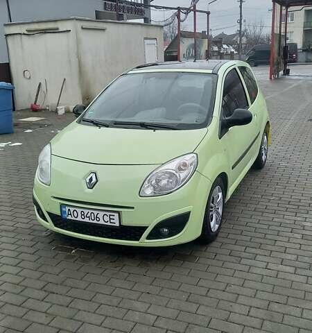 Рено Твінго 2008 у Хусте на Automoto.ua Зелений Рено Твінго, об'ємом двигуна 1.15 л та пробігом 143 тис. км за 3800 $, фото 8 на Automoto.ua