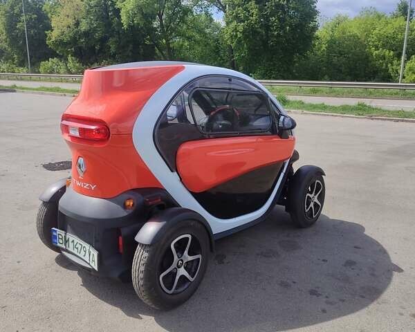 Красный Рено Твизи, объемом двигателя 0 л и пробегом 12 тыс. км за 5000 $, фото 20 на Automoto.ua
