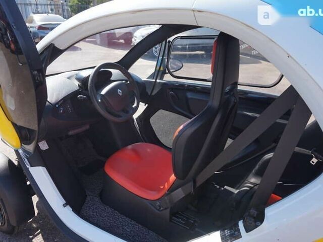 Рено Твизи, объемом двигателя 0 л и пробегом 19 тыс. км за 4700 $, фото 10 на Automoto.ua