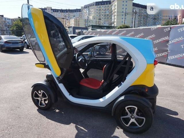 Рено Твизи, объемом двигателя 0 л и пробегом 19 тыс. км за 4700 $, фото 9 на Automoto.ua