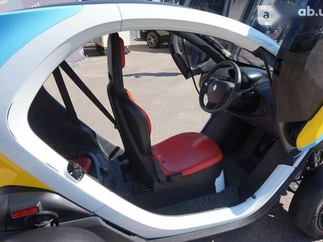 Рено Твизи, объемом двигателя 0 л и пробегом 19 тыс. км за 4700 $, фото 12 на Automoto.ua