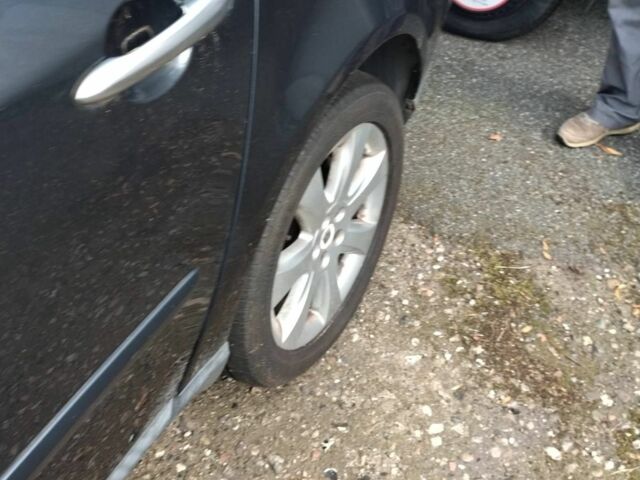 Черный Рено Вел Сатис, объемом двигателя 3 л и пробегом 152 тыс. км за 2353 $, фото 4 на Automoto.ua