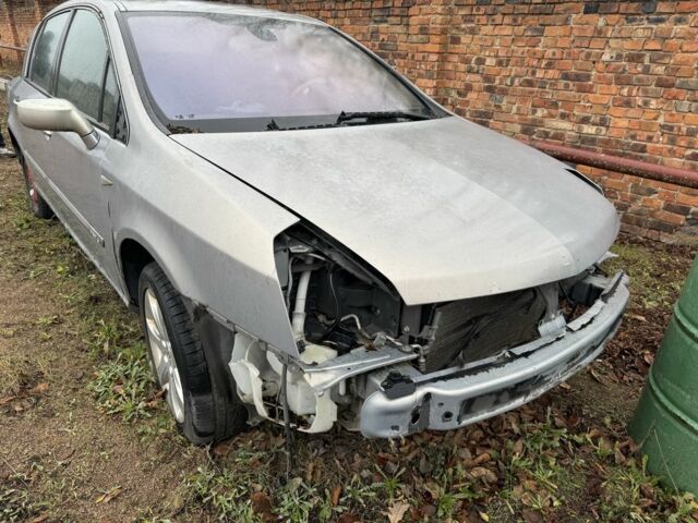 Серый Рено Вел Сатис, объемом двигателя 0 л и пробегом 100 тыс. км за 2500 $, фото 2 на Automoto.ua