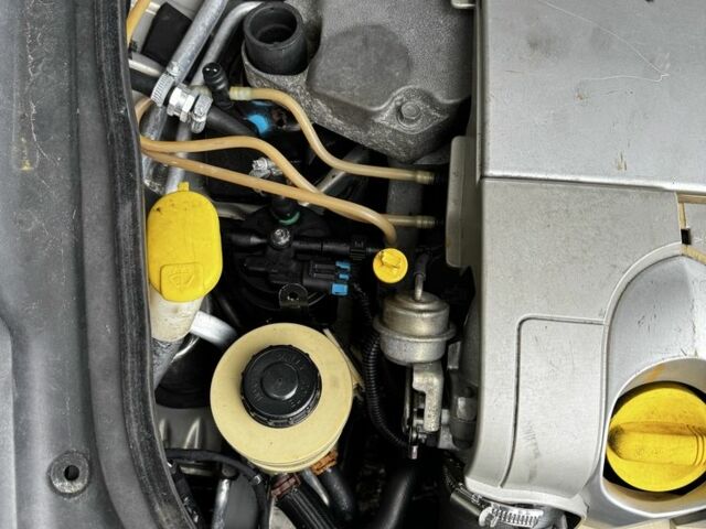 Сірий Рено Вел Сатіс, об'ємом двигуна 3 л та пробігом 300 тис. км за 3399 $, фото 13 на Automoto.ua