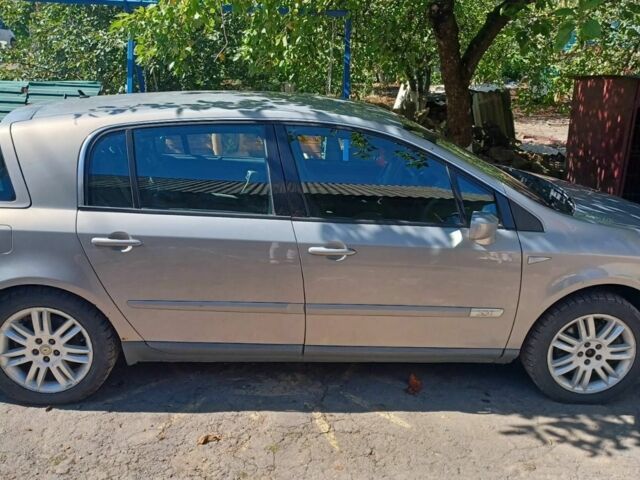 Серый Рено Вел Сатис, объемом двигателя 2 л и пробегом 400 тыс. км за 4000 $, фото 1 на Automoto.ua