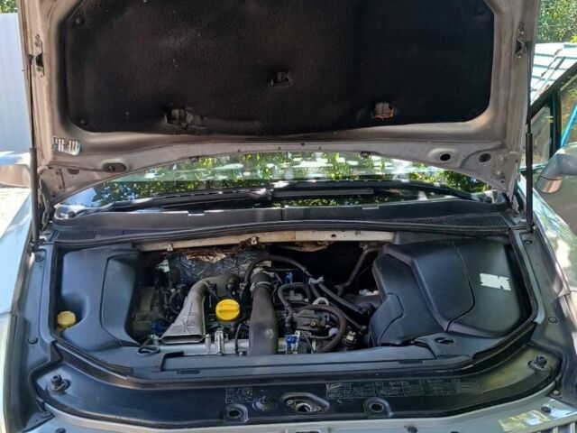 Серый Рено Вел Сатис, объемом двигателя 2 л и пробегом 400 тыс. км за 4000 $, фото 3 на Automoto.ua