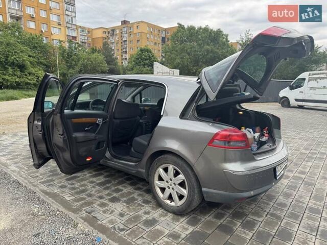 Серый Рено Вел Сатис, объемом двигателя 2.2 л и пробегом 315 тыс. км за 3500 $, фото 13 на Automoto.ua