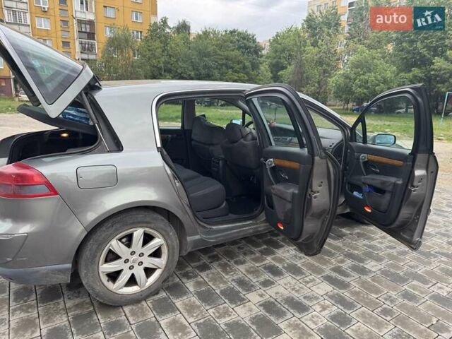 Серый Рено Вел Сатис, объемом двигателя 2.2 л и пробегом 315 тыс. км за 3500 $, фото 14 на Automoto.ua