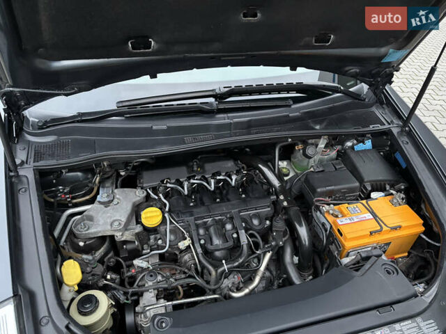 Сірий Рено Вел Сатіс, об'ємом двигуна 2.19 л та пробігом 196 тис. км за 6300 $, фото 15 на Automoto.ua