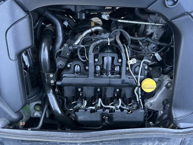 Серый Рено Вел Сатис, объемом двигателя 2.2 л и пробегом 196 тыс. км за 5950 $, фото 23 на Automoto.ua