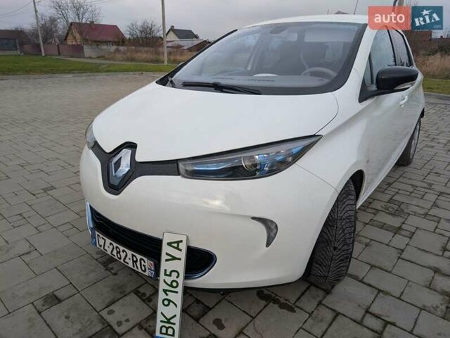 Белый Рено Зое, объемом двигателя 0 л и пробегом 154 тыс. км за 5700 $, фото 5 на Automoto.ua