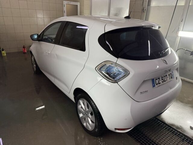 Білий Рено Зое, об'ємом двигуна 0 л та пробігом 135 тис. км за 5350 $, фото 9 на Automoto.ua