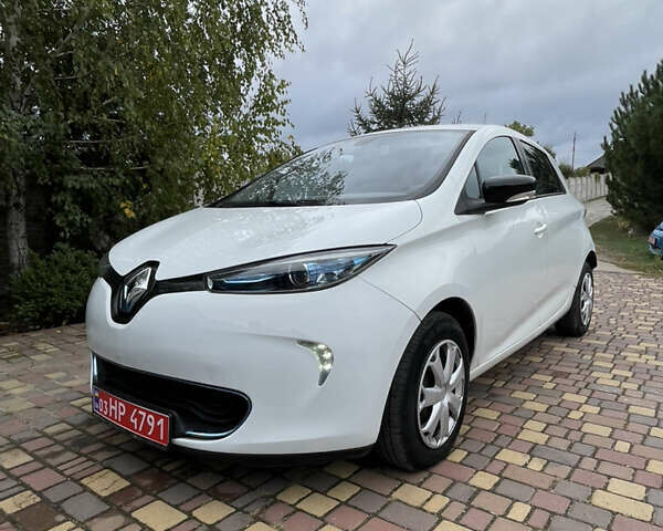 Білий Рено Зое, об'ємом двигуна 0 л та пробігом 146 тис. км за 6300 $, фото 4 на Automoto.ua