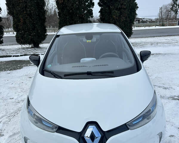 Білий Рено Зое, об'ємом двигуна 0 л та пробігом 73 тис. км за 5800 $, фото 16 на Automoto.ua