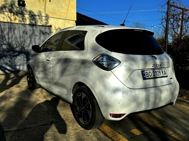 Білий Рено Зое, об'ємом двигуна 0 л та пробігом 67 тис. км за 9000 $, фото 2 на Automoto.ua