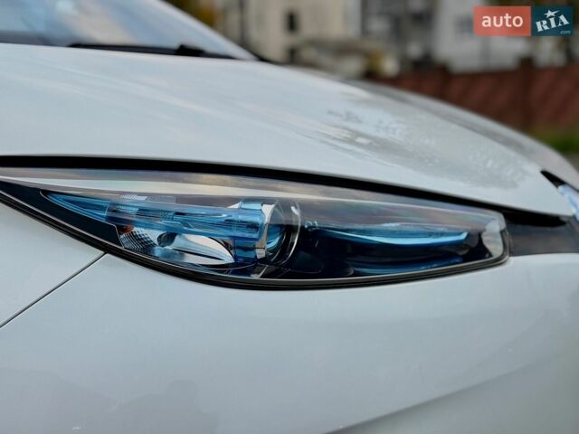 Білий Рено Зое, об'ємом двигуна 0 л та пробігом 84 тис. км за 6990 $, фото 16 на Automoto.ua