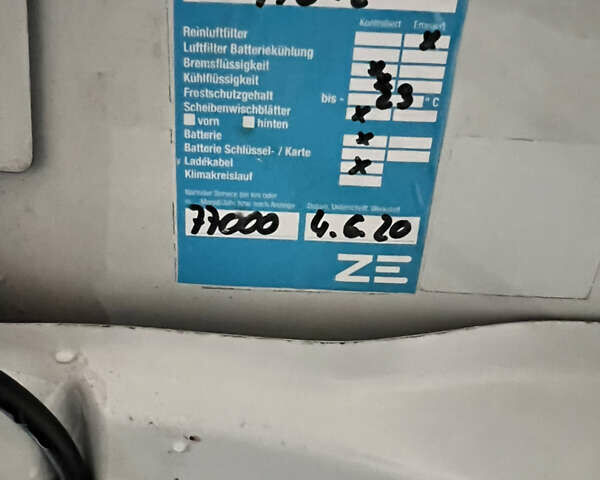 Белый Рено Зое, объемом двигателя 0 л и пробегом 80 тыс. км за 7400 $, фото 5 на Automoto.ua