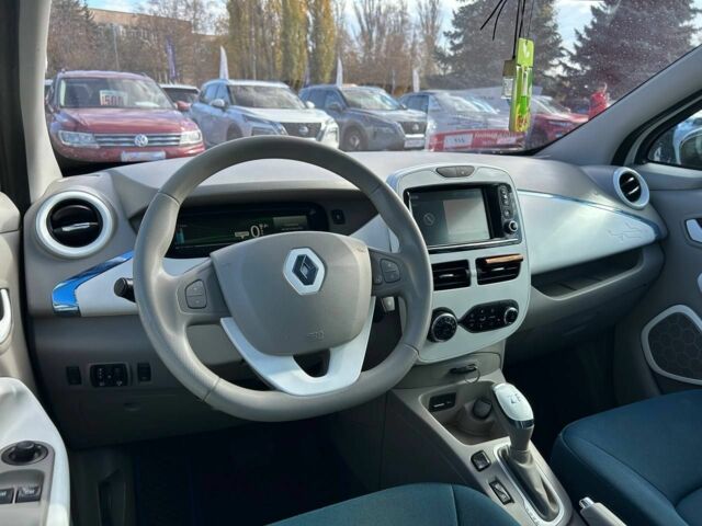 Білий Рено Зое, об'ємом двигуна 0 л та пробігом 201 тис. км за 6400 $, фото 12 на Automoto.ua